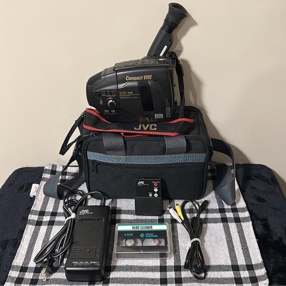Vintage JVC Compact VHS Camcorder & Accessories - Picture 1 of 14